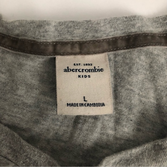 Bundle of 2 Abercrombie Girls tees, sizes L/XL - Picture 3 of 4